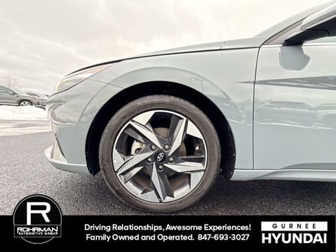 Used 2023 Hyundai Elantra Limited w/ Preferred Accessory Package image 11