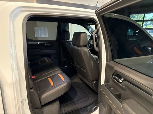 Used 2023 GMC Sierra 1500 AT4 w/ AT4 Premium Package AWD/4WD image 14