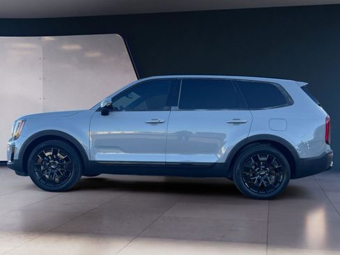 Used 2022 Kia Telluride SX w/ SX Prestige Package image 2