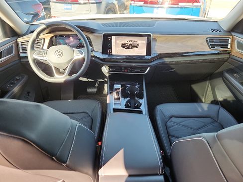 New 2026 Volkswagen Atlas SE image 11