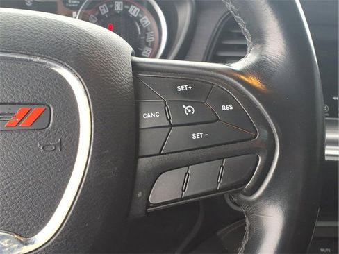 Used 2018 Dodge Challenger SXT image 16