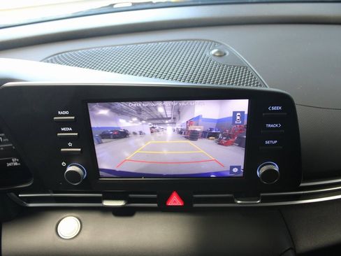 Used 2023 Hyundai Elantra SEL image 28