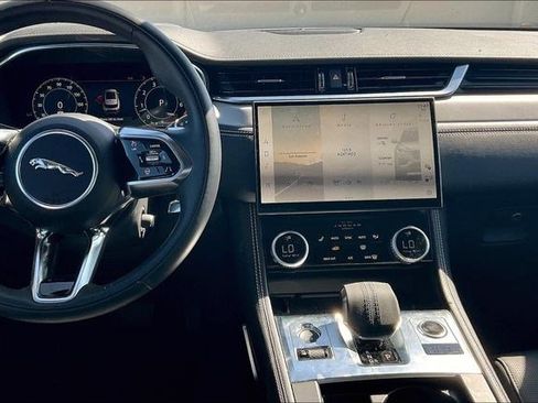 New 2025 Jaguar F-PACE R-Dynamic S image 6