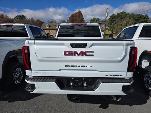 New 2026 GMC Sierra 3500 Denali w/ Denali Reserve Package image 4