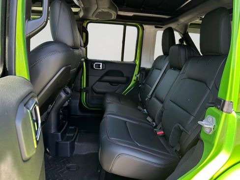 New 2025 Jeep Wrangler Unlimited Rubicon w/ XTREMEE 35" Tire Package image 15