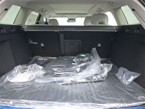 New 2026 Volvo V60 B5 Cross Country Plus w/ Protection Package Premier image 31