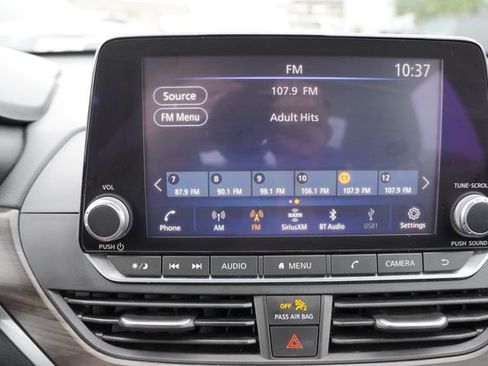 Used 2024 Nissan Altima 2.5 SV FWD image 23