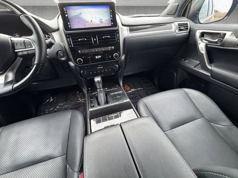 Used 2023 Lexus GX 460 Luxury image 3