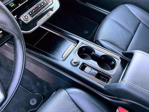 Used 2025 Lincoln Corsair Reserve image 15