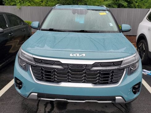 Certified 2024 Kia Seltos EX FWD image 2