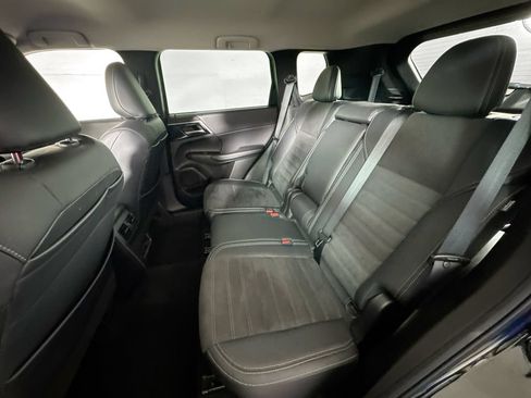 Used 2023 Mitsubishi Outlander SE AWD/4WD image 24