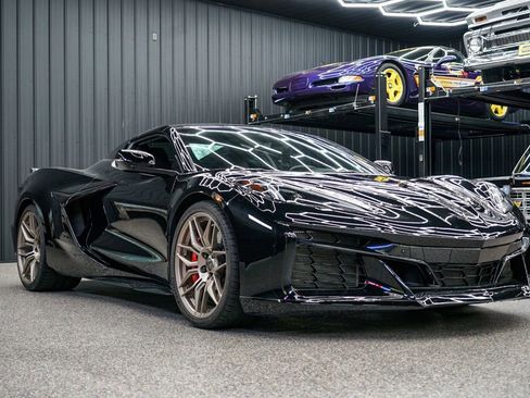 Used 2023 Chevrolet Corvette Z06 w/ Stealth Interior Trim Package image 2
