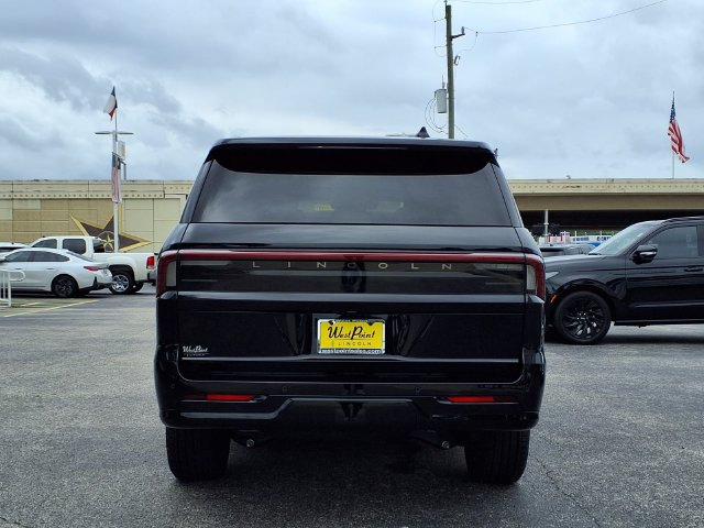 New 2026 Lincoln Navigator Premiere AWD/4WD image 5