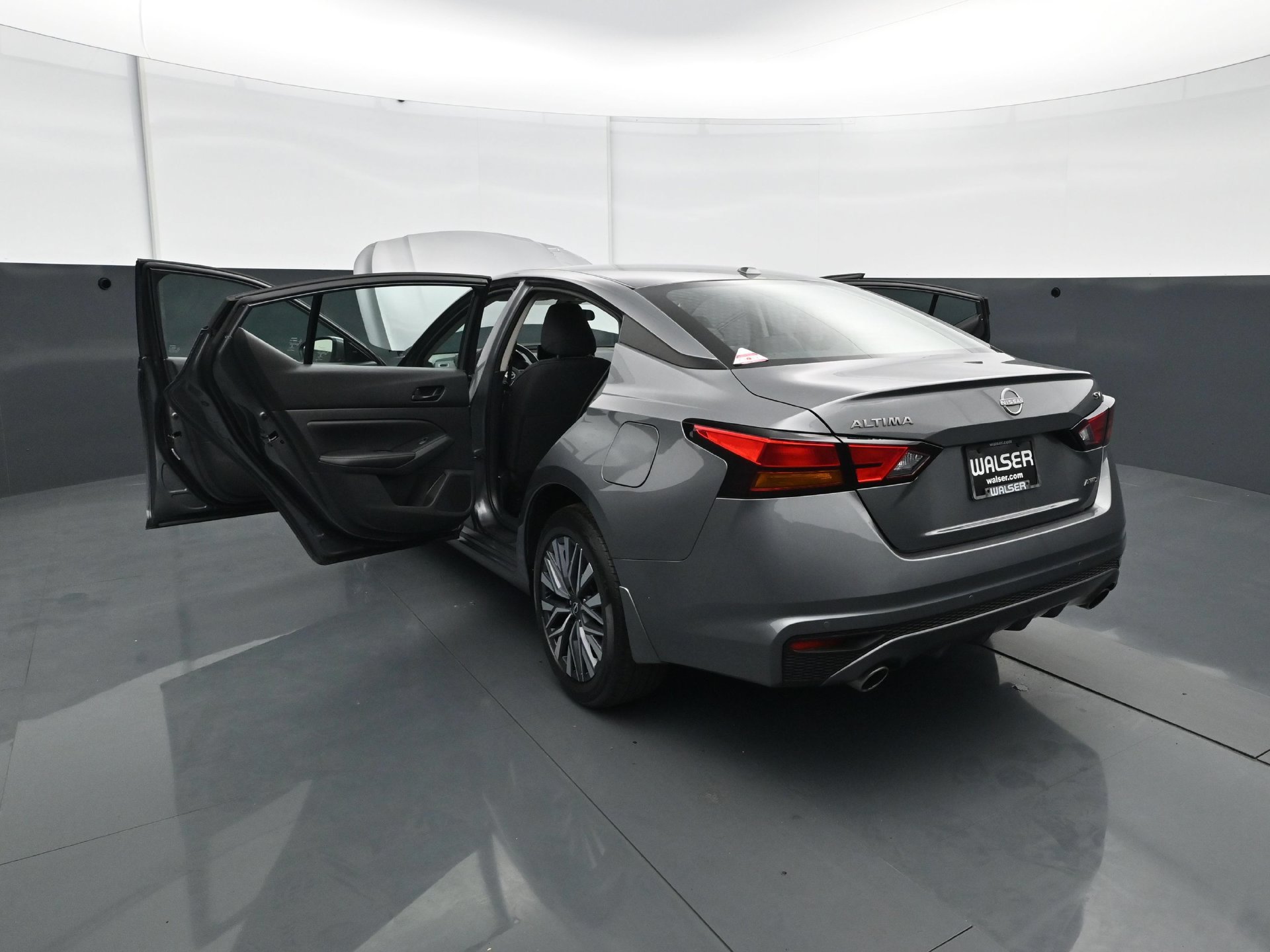 Used 2024 Nissan Altima 2.5 SV w/ SV Premium Package AWD/4WD image 30