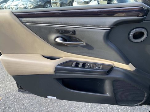 Used 2020 Lexus ES 350 w/ Luxury Package image 22