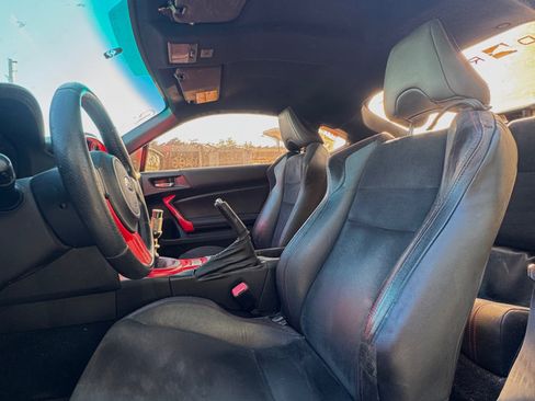 Used 2013 Subaru BRZ Limited w/ Popular Pkg 2C image 5