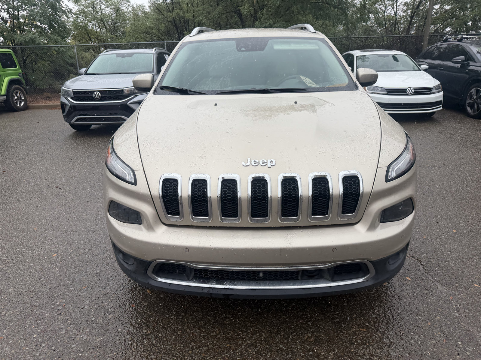 Used 2015 Jeep Cherokee Limited w/ Technology Group AWD/4WD image 10