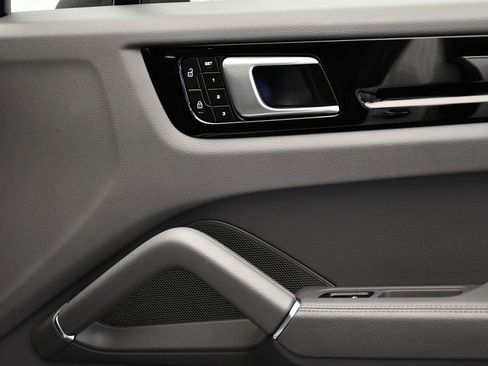 Used 2023 Porsche Cayenne image 48