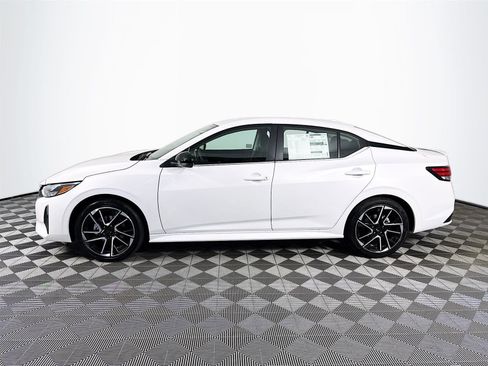 New 2025 Nissan Sentra SR image 4