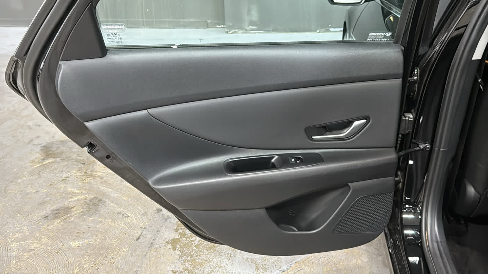 Used 2023 Hyundai Elantra Limited w/ Cargo Package FWD image 20