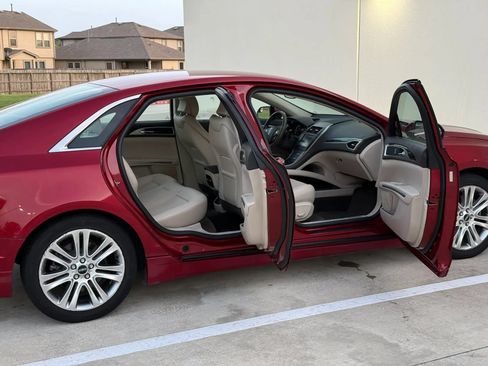 Used 2016 Lincoln MKZ FWD image 19