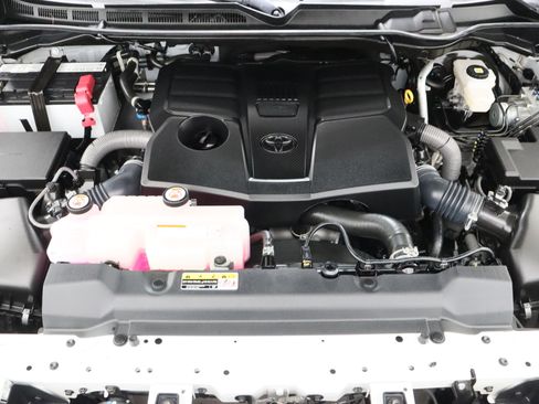 Used 2023 Toyota Tundra Limited w/ Power Package image 40