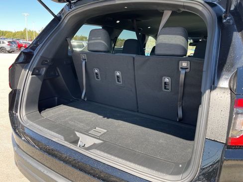 Certified 2025 Honda Pilot Sport image 9