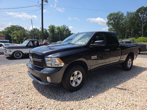 Used 2018 RAM 1500 Express AWD/4WD image 2