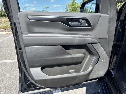 Used 2025 Chevrolet Tahoe RST w/ Comfort Package RWD image 18