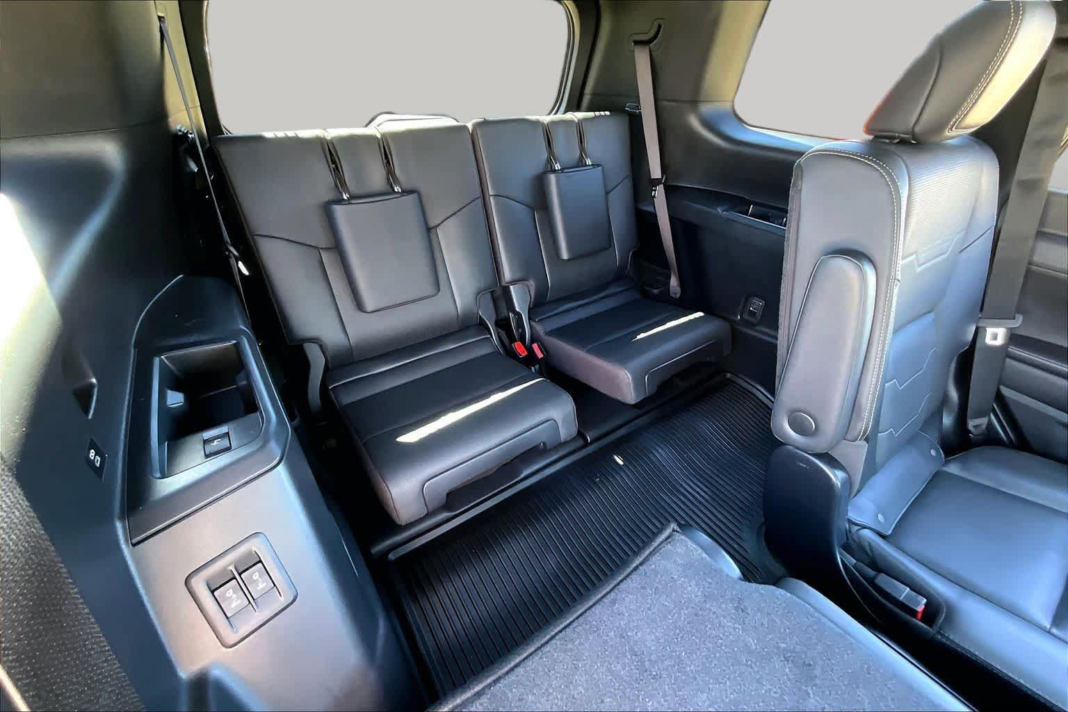 Used 2025 Lexus GX 550 w/ Accessory Package (2T) AWD/4WD image 39