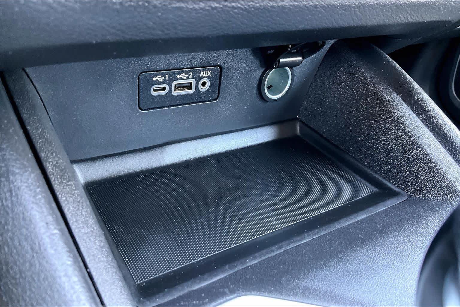 Used 2025 Nissan Altima 2.5 SV FWD image 35