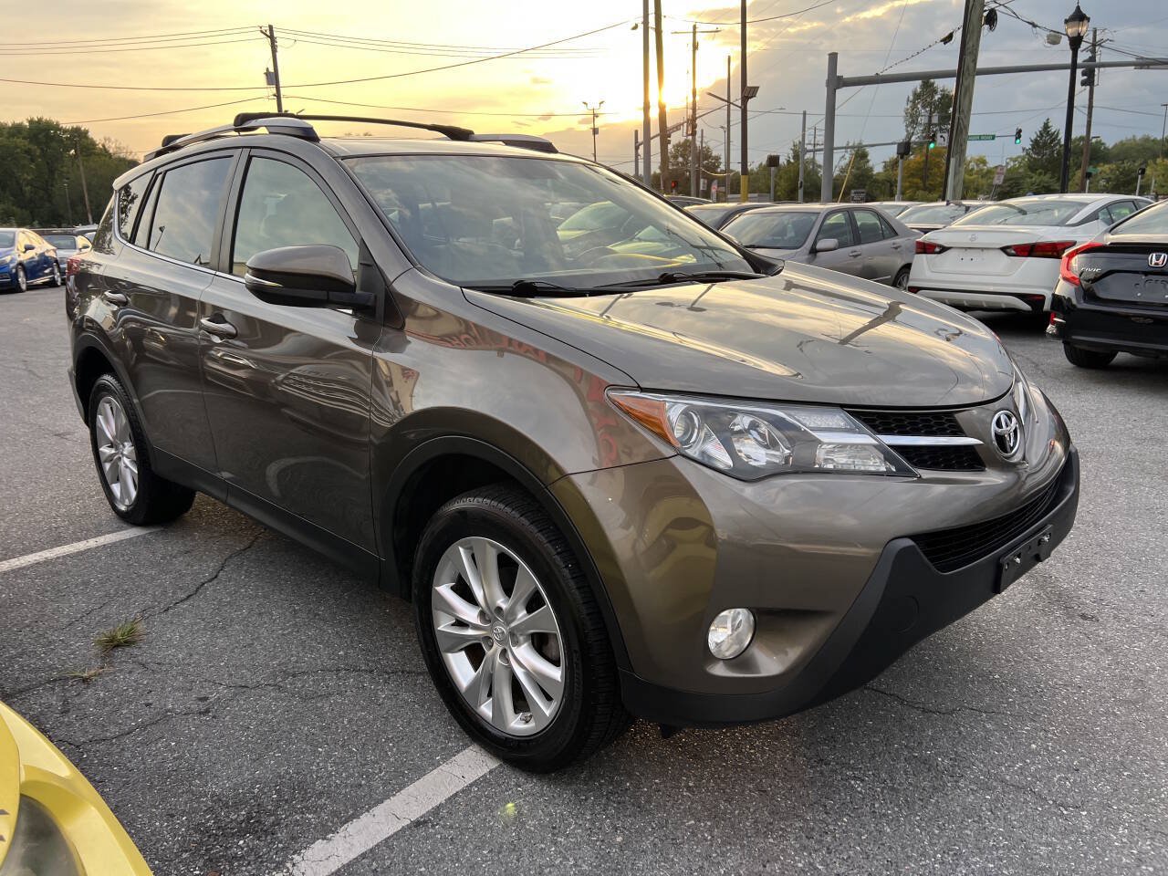 Used 2015 Toyota RAV4 Limited AWD/4WD image 3