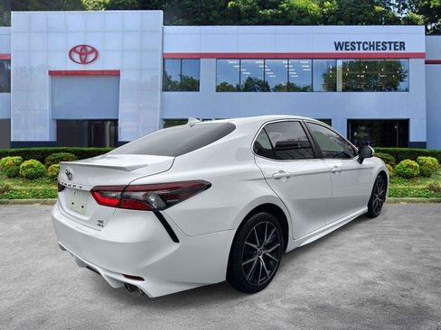 Used 2022 Toyota Camry SE w/ Cold Weather Package image 4