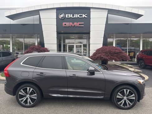 Used 2022 Volvo XC60 B5 Inscription w/ Climate Package image 29