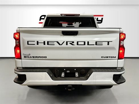 Used 2024 Chevrolet Silverado 1500 Custom w/ Turbomax Blackout Package image 6