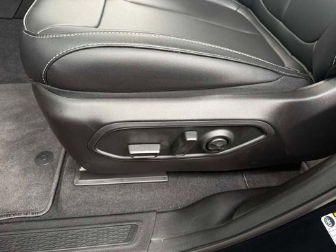 New 2025 Jeep Grand Cherokee Limited w/ Black Appearance Package image 20