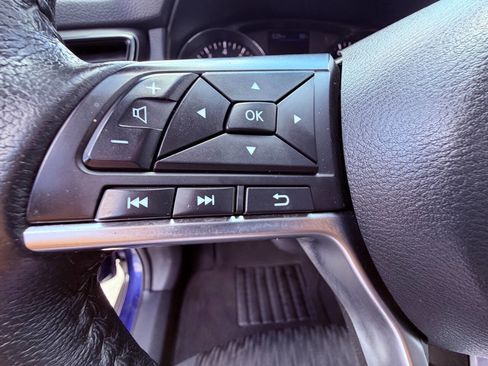 Used 2020 Nissan Rogue SV image 16