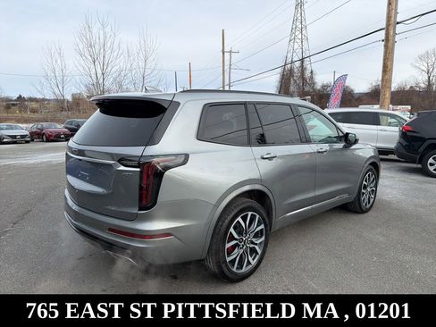 Used 2024 Cadillac XT6 Sport w/ Technology Package image 7