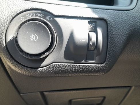 Used 2018 Buick Envision Essence FWD image 10