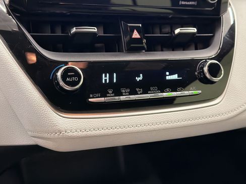 Used 2022 Toyota Corolla SE FWD image 25