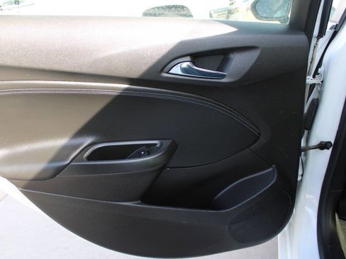 Used 2018 Chevrolet Cruze LT w/ Leather Package image 9