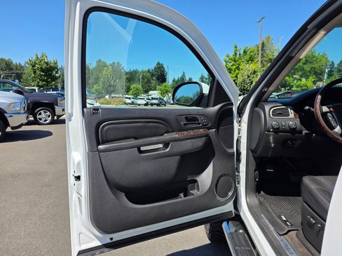 Used 2011 GMC Sierra 2500 Denali AWD/4WD image 25