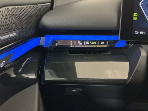 Certified 2024 BMW i5 eDrive40i w/ Premium Package image 19