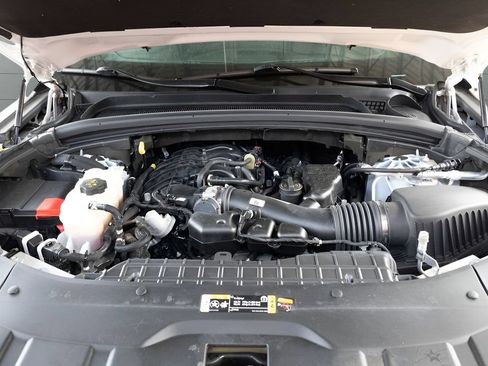 Used 2023 Jeep Grand Cherokee Altitude AWD/4WD image 89