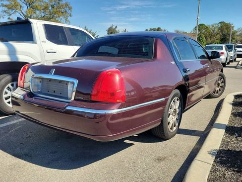 Used 2007 Lincoln Town Car Signature Limited image 8
