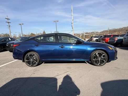 Certified 2023 Nissan Altima 2.5 SR image 4