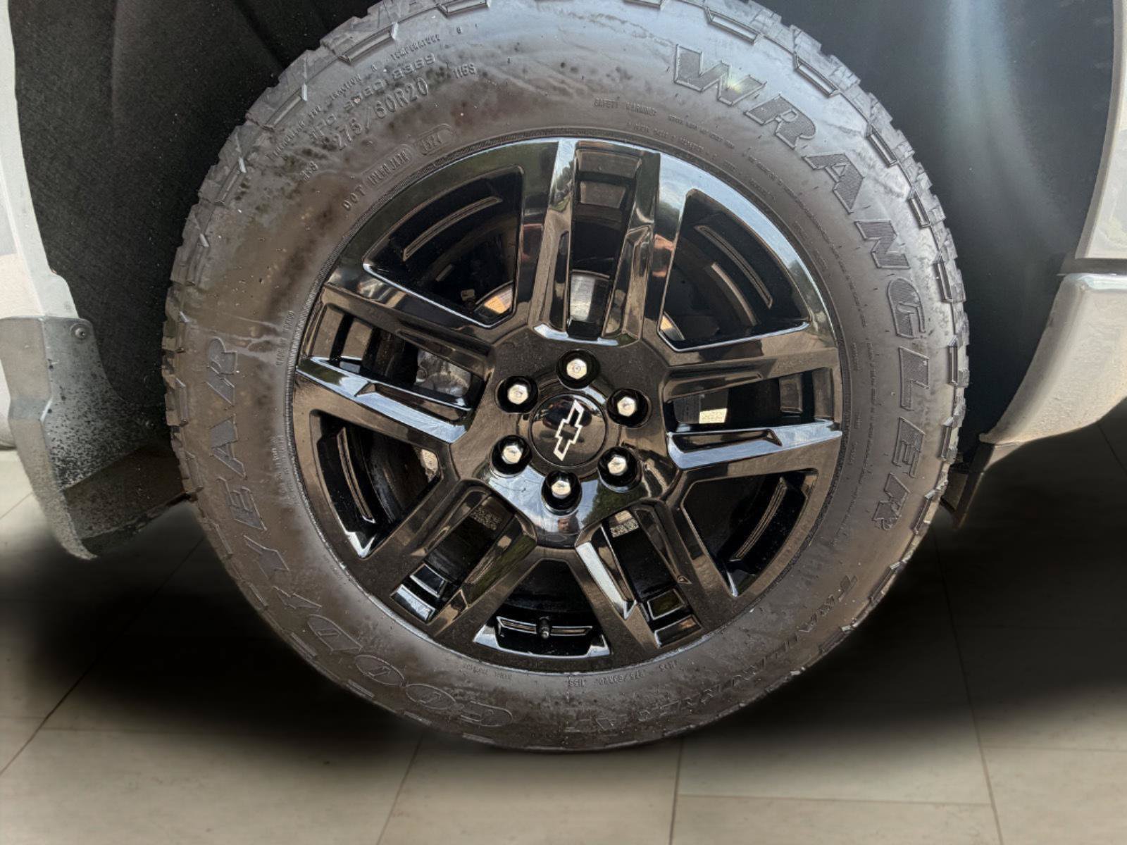Used 2024 Chevrolet Silverado 1500 Custom w/ Turbomax Blackout Package RWD image 14