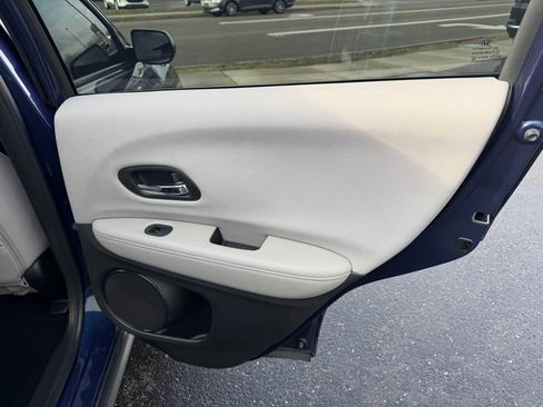 Used 2016 Honda HR-V LX image 17