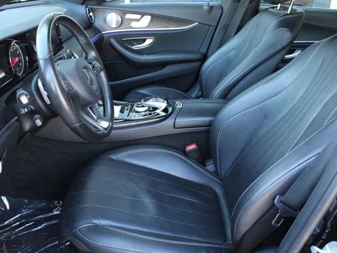 Used 2017 Mercedes-Benz E 300 4MATIC image 9