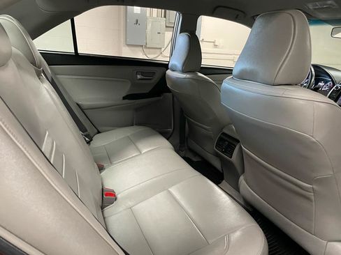 Used 2017 Toyota Camry XLE FWD image 17